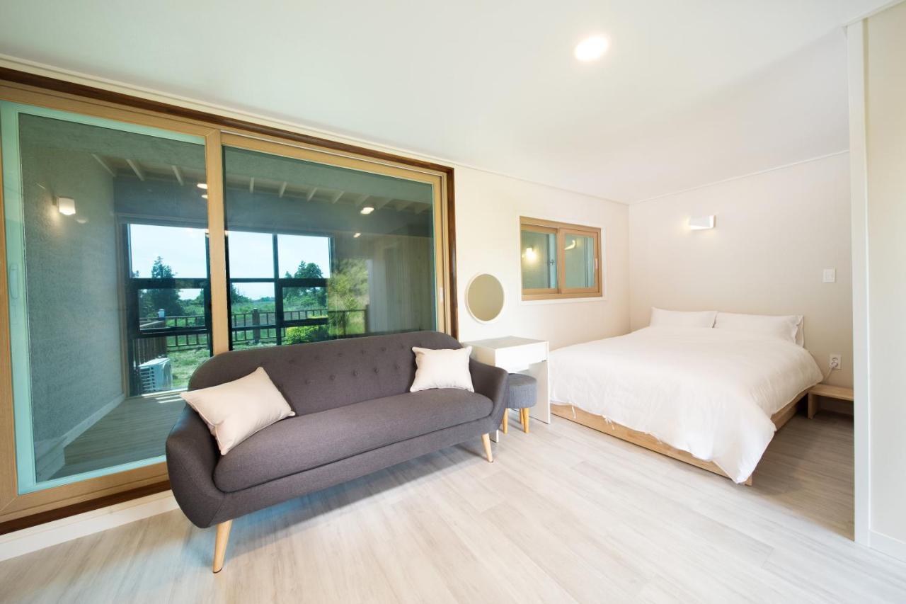 Poeta Pension Seogwipo Exterior foto